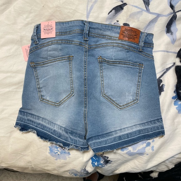 Fashion Nova Denim Shorts - Picture 2 of 2